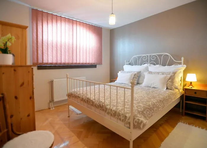 Mi12 Apartment