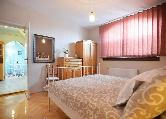 Mi12 Apartment