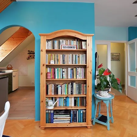 Mi12 Apartment